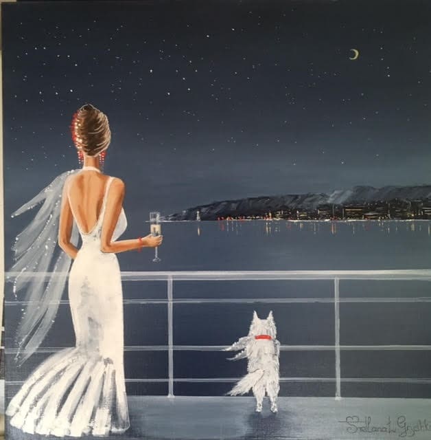 La Croisière – peinture originale de Svitlana Loguinoff Gryshko représentant une élégante femme en robe blanche contemplant la mer depuis le pont d'un navire avec son petit chien sous un ciel étoilé.